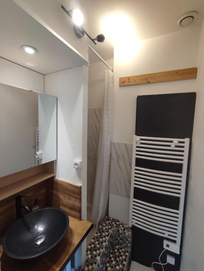 Appartement 2 Pieces Centre De Vannes Avec Parking Prive ภายนอก รูปภาพ